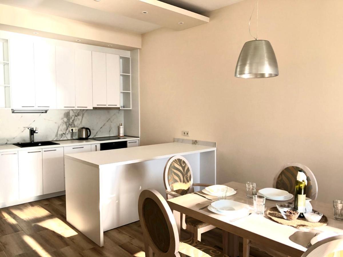 Lovely Apartment Свети Стефан Екстериор снимка